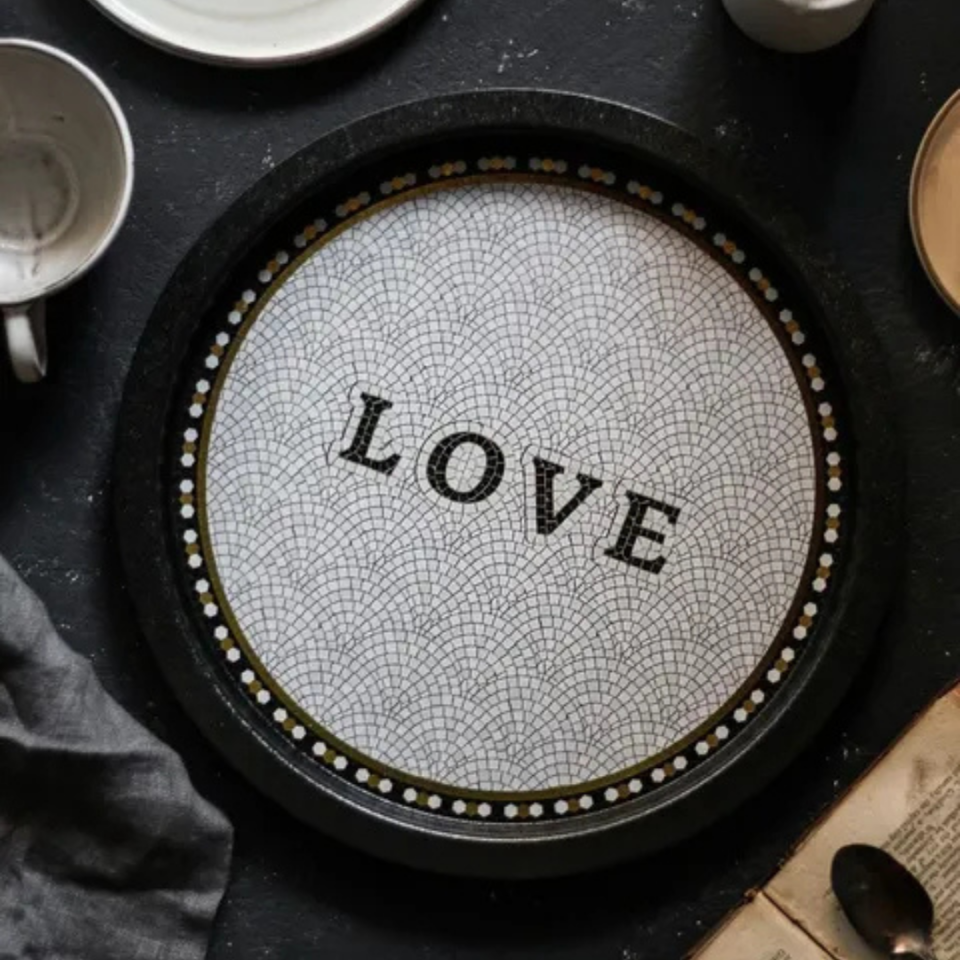 Love Yazılı Büyük Oval Metal Tepsi