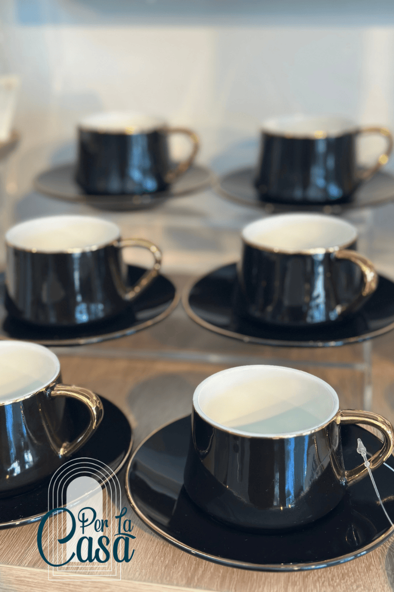Jumbo Siyah Kahve Fincanı Takımı – Altın Detaylı