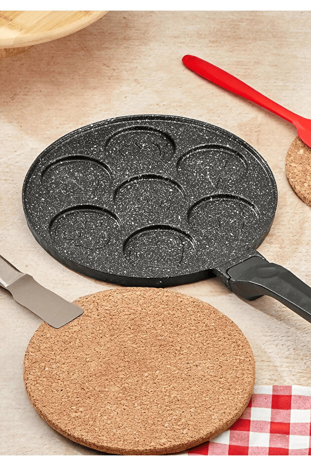 Granit Döküm Emoji Pankek Tava 26 cm