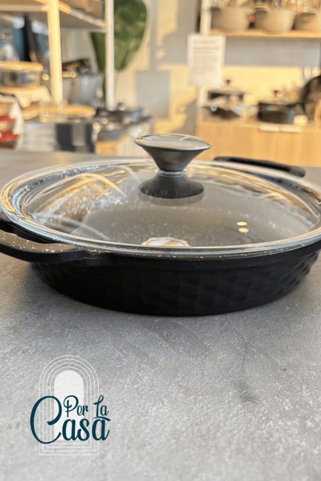 Döküm Granit Kapaklı Sahan 22 cm Siyah